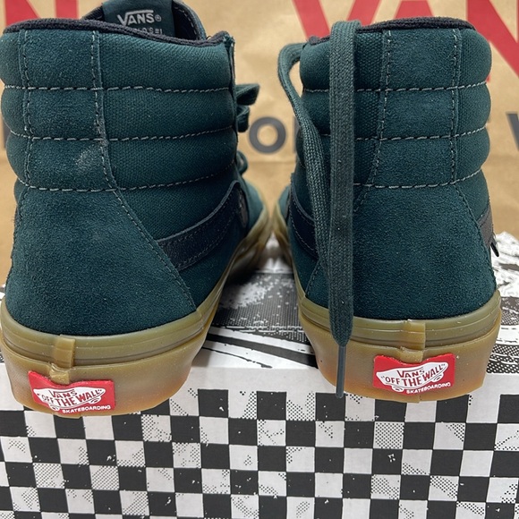 Vans Men’s Skate Sk8-Hi
Green/Gum
VN0A2Z3317P
Sneakers - Picture 13 of 16